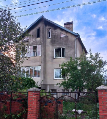 На Львівщині блискавка могла стати причиною пожежі в будинку