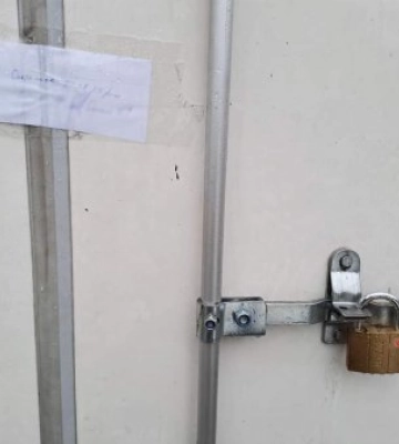 На Закарпатті прикордонники зупинили повну тютюнового контрафакту вантажівку