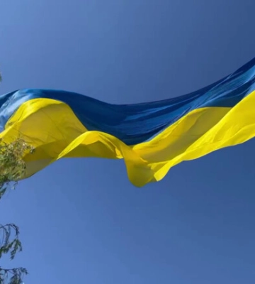 У Харкові підняли найбільший прапор в області (відео)