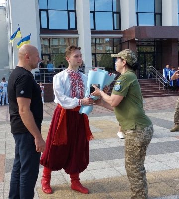 Штраф у місячну зарплатню: як у Черкасах вперше підняли синьо-жовтий стяг