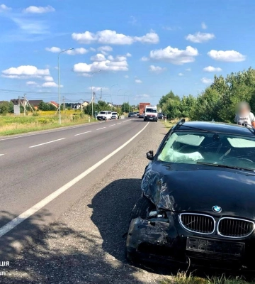 Вирішив обігнати на перехресті: на Волині водій BMW влаштував потрійну ДТП