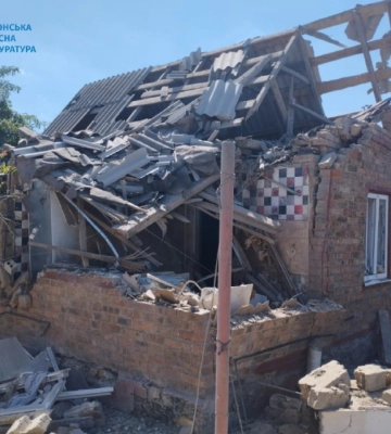 Війська РФ вдарили з артилерії по Херсону: є жертва