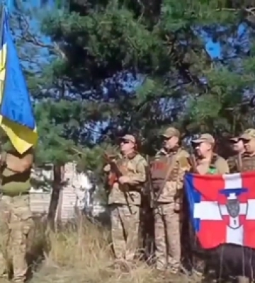 Волинські тероборонівці підняли синьо-жовтий стяг на Донбасі (відео)