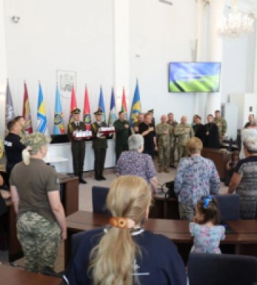У Львові родинам полеглих захисників, які боронили Україну, вручили відзнаки (посмертно) «Почесний знак Святого Юрія»