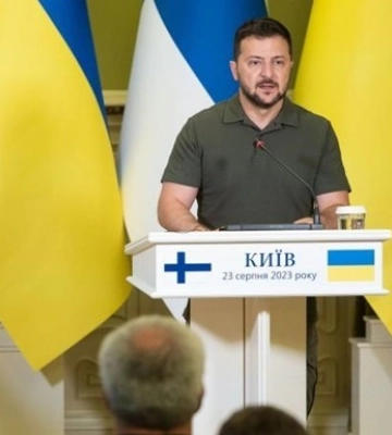 Зеленський розповів, чому ЗСУ не перекидають всі сили на південь
