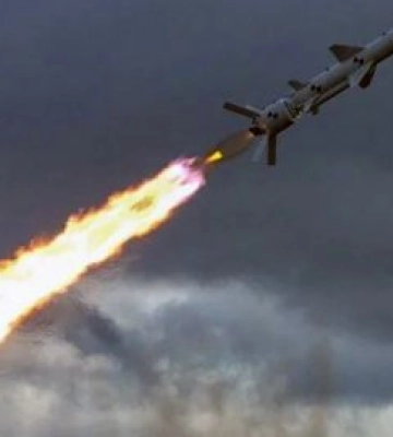 Російські окупанти завдали ракетного удару по Дніпру: що відомо