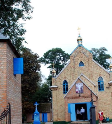 Перейшли до ПЦУ, а священник МП не хотів віддавати ключі від храму: митрополит Михаїл вперше відвідає парафію у Луцькому районі