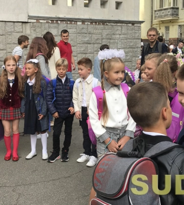 Уроки без телефонов, столовые с терминалами: что нового ждет школьников во Львове