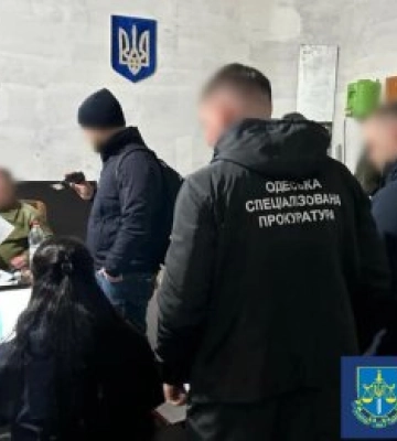 В Одесі начальник речової служби тилу постане перед судом за хабар у 100 тис. грн