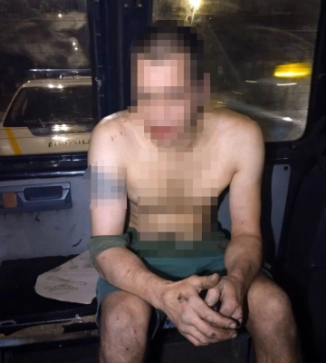 В Киеве мужчина запустил салют во дворе многоэтажки: решил поздравить сожительницу с днем рождения. Фото и видео