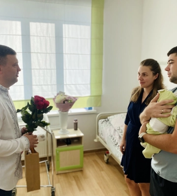 Рівненським немовлятам подарували вишиванки (ВІДЕО)