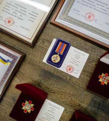 З нагоди Дня Незалежності України Рівненські рятувальники отримали нагороди та відзнаки