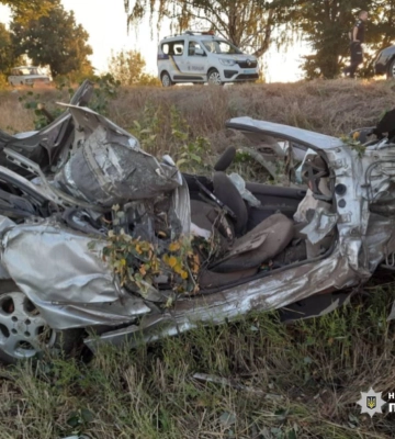 У Черкаському районі автомобіль врізався у дерево. Водій загинув