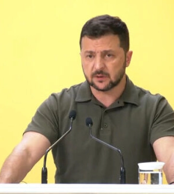 Про звільнення Криму говорити зарано, - Зеленський