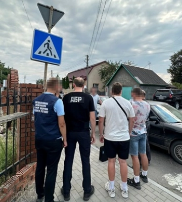 В Хмельницкой области задержан полицейский, &quot;помогавший&quot; уклонистам
