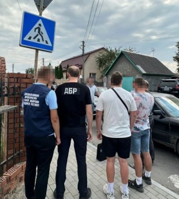 В Хмельницкой области задержан полицейский, &quot;помогавший&quot; уклонистам