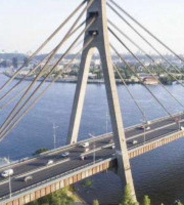 У Києві на понад тиждень обмежать рух транспорту по Північному мосту
