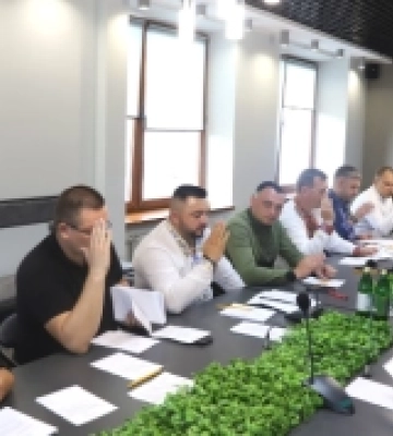 В Ужгороді підтримали звернення підприємців щодо припинення дії паспортів відкритих літніх майданчиків
