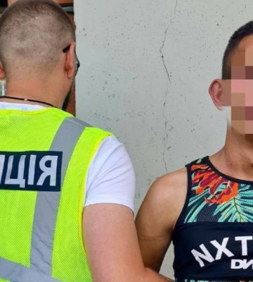 Чіплявся до 12-річної дівчинки в ліфті: за розпусні дії затримали молодика в Києві