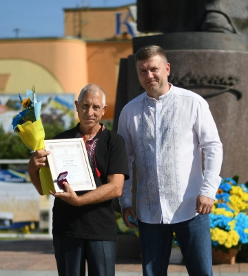 Волонтер зі Здолбунова відновив хату, яку зруйнувала російська ракета