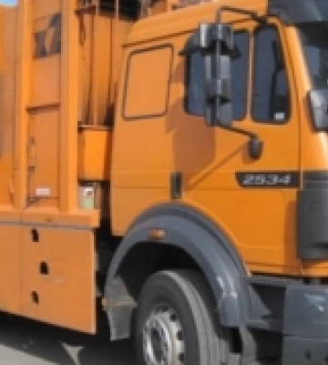 Херсон отримав сміттєвоз від «Луцькспецкомунтранс»