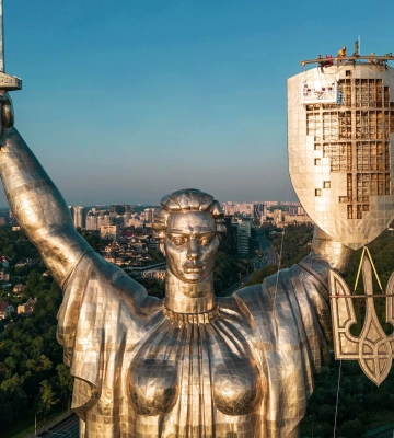 Новий розділ в історії: у Києві офіційно презентували оновлений щит монумента &quot;Батьківщина-мати&quot;
