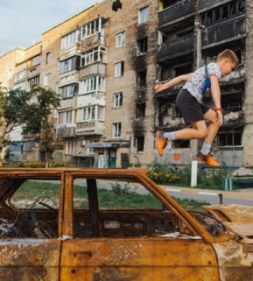 Фотовиставку «Деокупація й відновлення» відкрили у Києві
