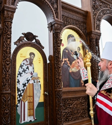 Митрополит Епіфаній освятив іконостас у Бучі 