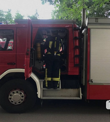На Дніпропетровщині згорів гараж з автомобілем