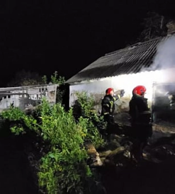 У Криворізькому районі під час гасіння пожежі надзвичайники знайшли тіло чоловіка