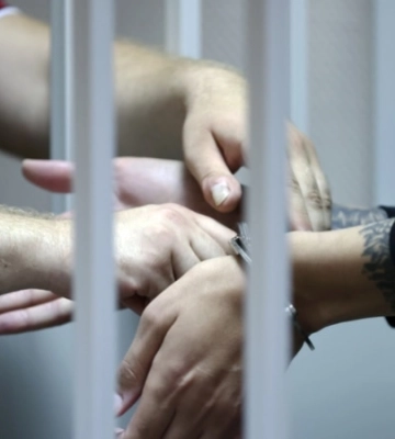 В Крыму российский суд отправил в СИЗО трех активистов, задержанных силовиками РФ после обысков