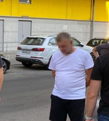 У Києві затримали чоловіка з 50 тисячами фальшивих доларів США