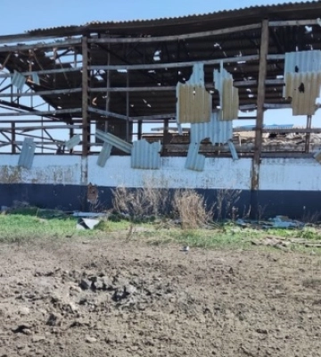 Загарбники обстріляли село на Херсонщині, пошкодили фермерські споруди