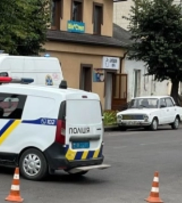 У Рожищі на пішохідному переході мотоцикліст збив жінку. ФОТО