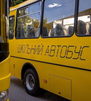 Третя партія нових автобусів поїхала до навчальних закладів Дніпропетровщини