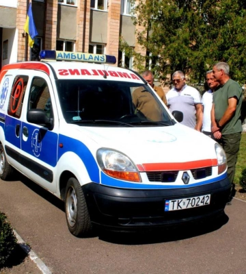 На Рівненщині військовослужбовці інженерно-позиційного полку отримали карету швидкої допомоги