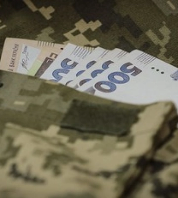 Збагатився на 14 млн гривень: на Одещині викрили заступника голови ТЦК на хабарі