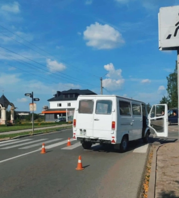 Поліці Прикарпаття розслідує ДТП, в яких постраждали двоє дорослих та двоє дітей (ФОТО)