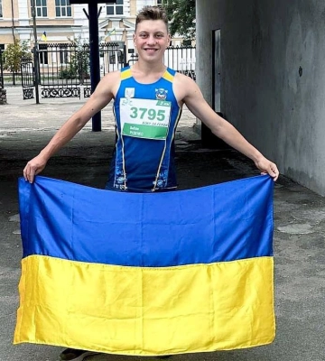 Миколаївські легкоатлети долучилися до Всеукраїнського забігу «Шаную воїнів, біжу за Героїв України»