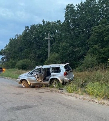 Смертельна аварія на Харківщині: молода дівчина на авто вилетіла з дороги (ФОТО)