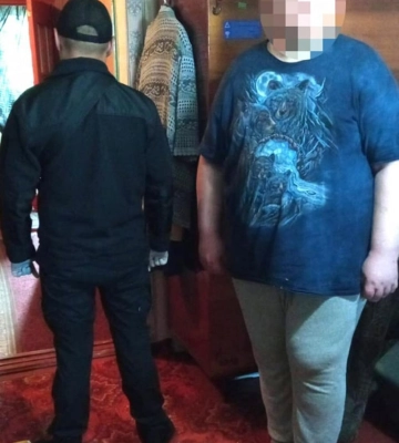 На Рівненщині поліцейські викрили шахрая, який пропонував кредити зі сплатою страхового внеску