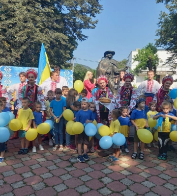 У Перечині нагородили захисників, волонтера, журналістку, спортсмена, 200-бальника