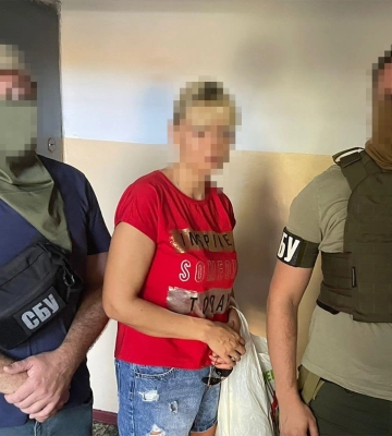 Наводила "Грады" и "шахеды" на Херсон: СБУ задержала российского агента. ФОТО