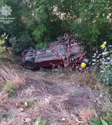 У Кропивницькому районі перекинувся легковик