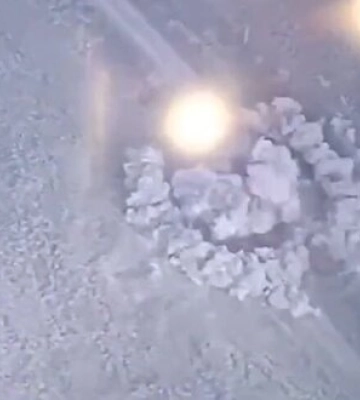 Артиллеристы из РСЗО &quot;HIMARS&quot; уничтожили вражескую САУ &quot;Мста-С&quot; на Запорожье. ВИДЕО