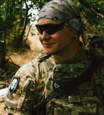 «Рома, извини, у меня самолет». Андрій Хливнюк потролив лідера російського гурту Звери, який поїхав виступати перед окупантами