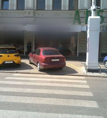 Водії Дніпра за тиждень отримали 3,5 тисячі штрафів за порушення ПДР