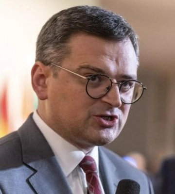 Кулеба начал европейское турне: встретился с главой МИД Чехии