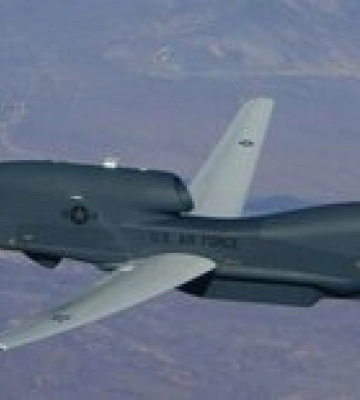 Стратегический дрон США летает рядом с Крымом, следите за его движением: трек, карта