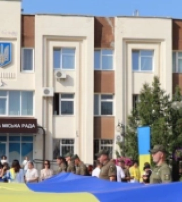 Загальнонаціональна хвилина мовчання: у Вараші вшанують пам&#039;ять загиблих захисників
